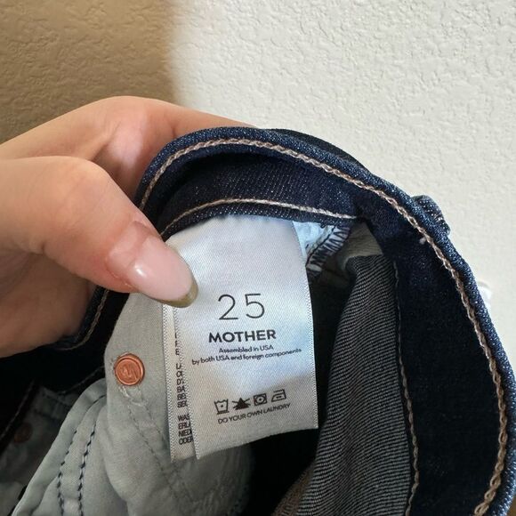 MOTHER The insider crop fray jeans size 25 in off limit blue shark hem - Picture 14 of 14